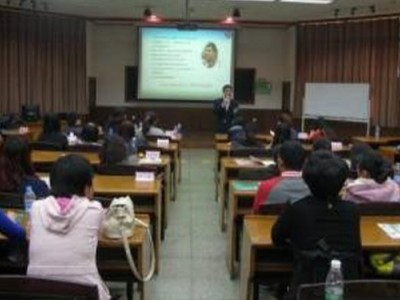 邁向職場(chǎng)，實(shí)現(xiàn)夢(mèng)想——新員工入職成長(zhǎng)寶典